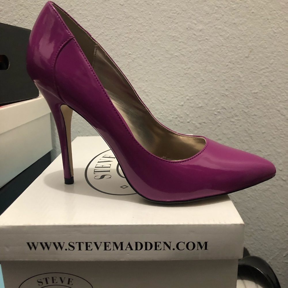 Pointy toe heels